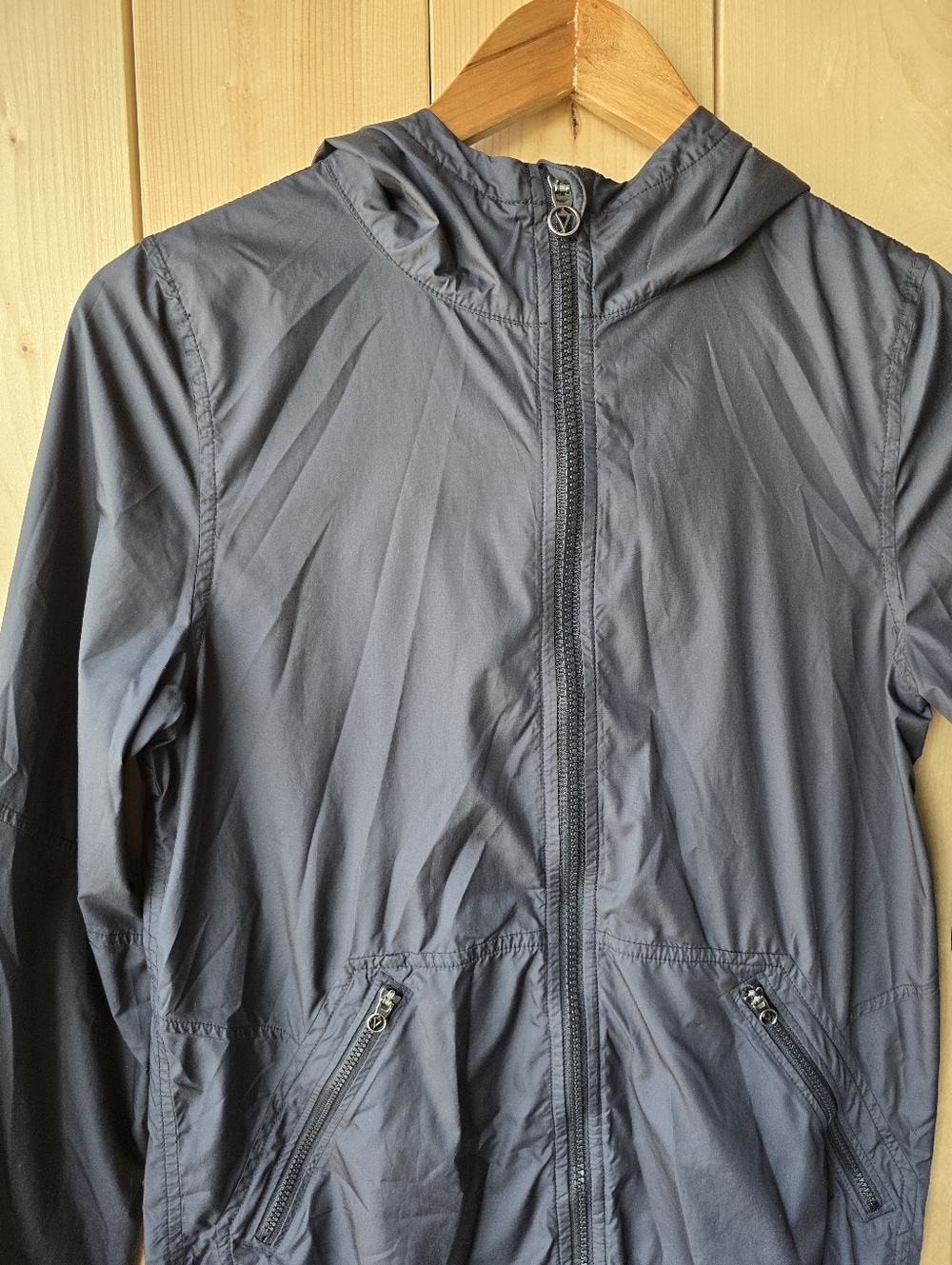 Ivivva Windbreaker Black Jacket Zip Up Hooded Youth Size 14 - Picture 3 of 6